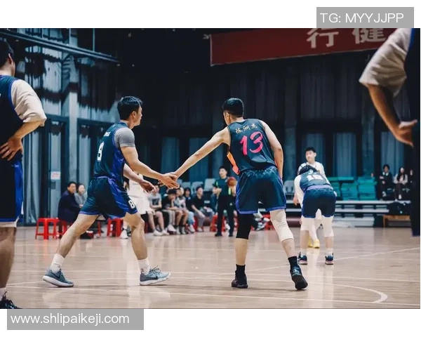 巨篮球的魅力与挑战探索这项运动如何改变我们的生活与团队精神